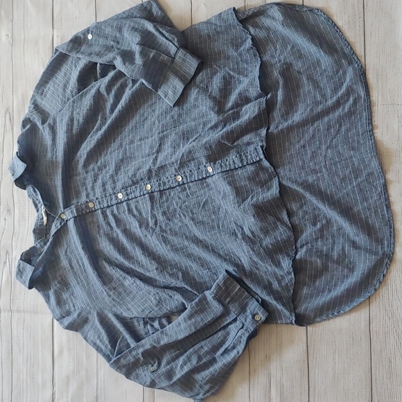 JANE & DALANCY HIGH LOW BUTTON DOWN - Picture 1 of 8